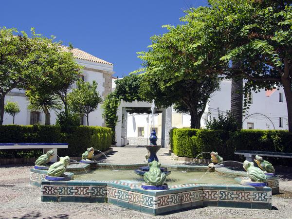Tarifa - Blick auf einen Platz in derAltstadt.