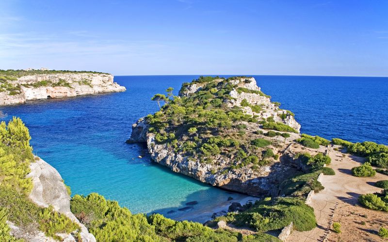 Flüge buchen - Wann ist der beste Zeitpunkt für Fluege auf der Kurzstrecke und Langstrecke Ferientermine.