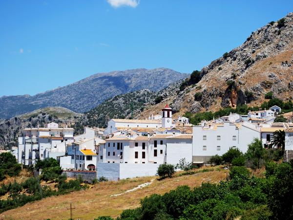 Benaocaz - kleines Bergdorf in der Provinz Cádiz, Andalusien, Spanien, eingebettet im Naturpark Sierra de Grazalema