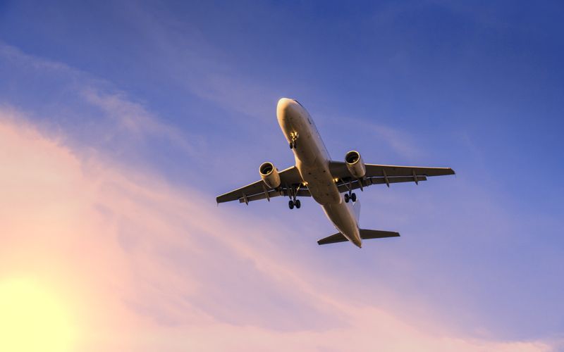 Durch den IRAN Krieg steigen die Flugpreise und Airlines kürzen Ihre Kapazitäten.