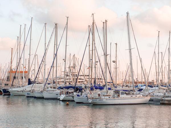 Vilanova i la Geltrú - die Hauptstadt der Comarca Garraf und bekannt für ihre maritime Atmosphäre, ihre historischen Viertel, ihre Strände und ihre kulturellen Traditionen wie den Karneval und das Xató