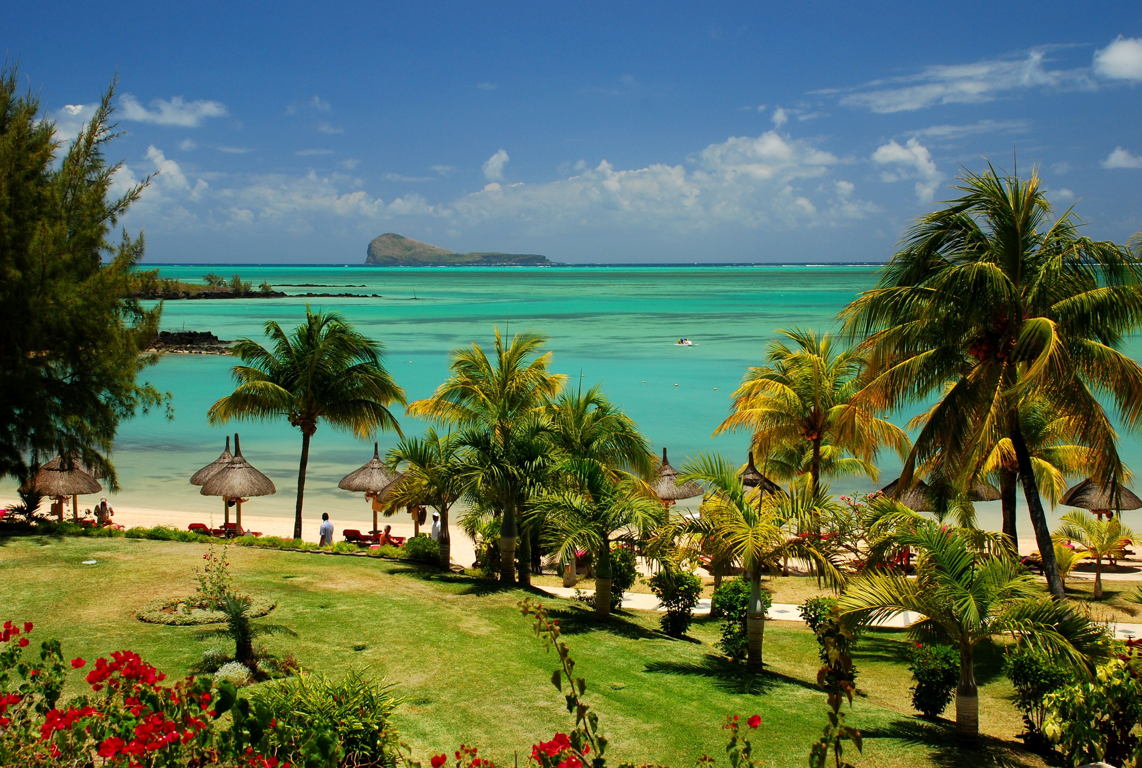 Fluege Mauritius - Blick auf die Insel Mauritius im Indischen Ozean