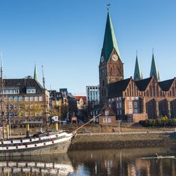 Günstige Flüge mit McFlight ab Bremen buchen.