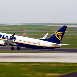 Günstige Flüge mit Ryanair bei McFlight buchen.