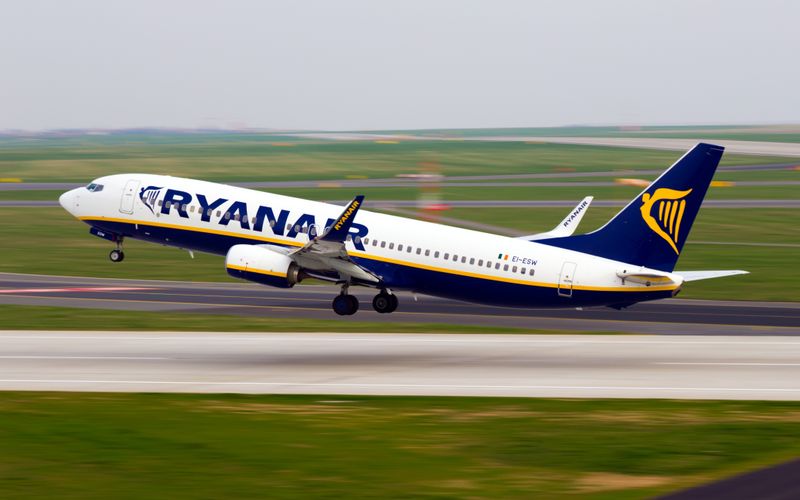 Günstige Flüge mit Ryanair bei McFlight buchen.