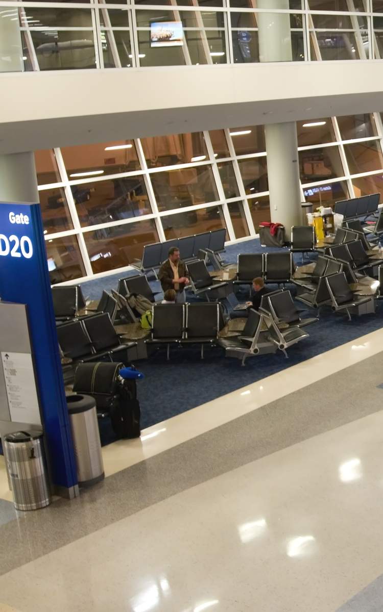 Tipps und Tricks zum Cabin Bag 2026 für Fluessigkeiten, Powerbank und Gepäckmaße.