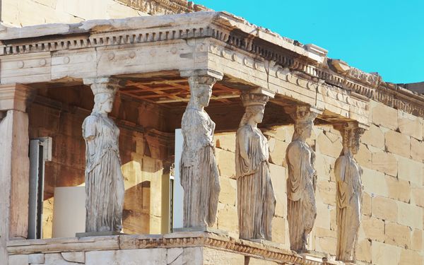 Flüge Athen - Blick auf die Korenhalle des Erechtheion in Athen