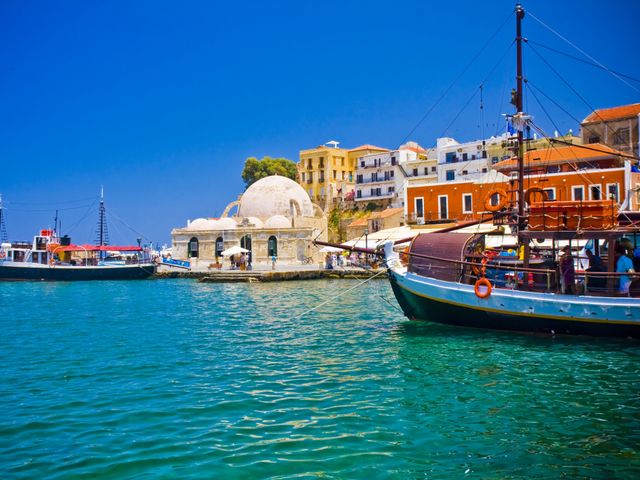 Flüge Griechenland - Blick auf den Hafen von Chania, Kreta.