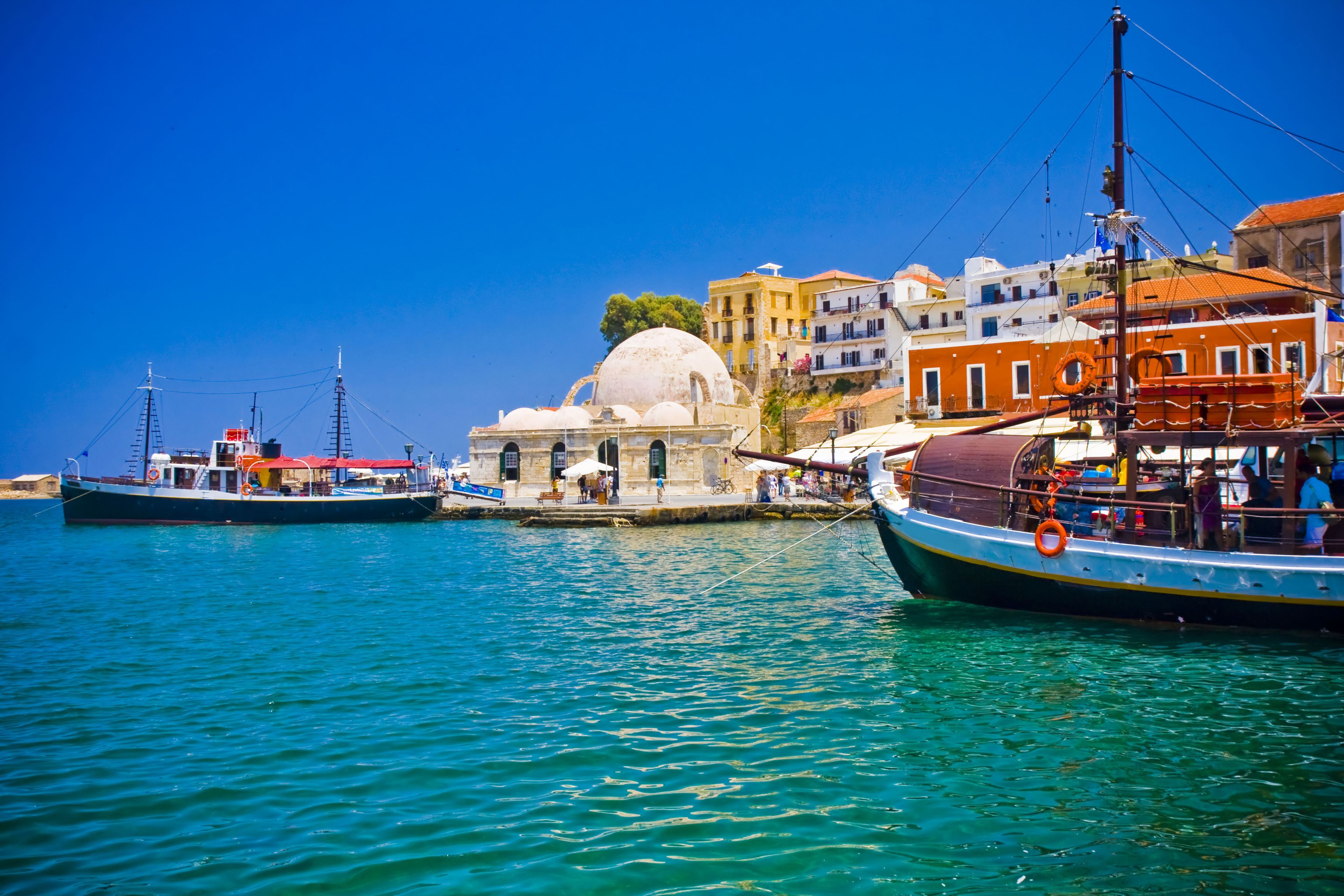 Flüge Griechenland - Blick auf den Hafen von Chania, Kreta.