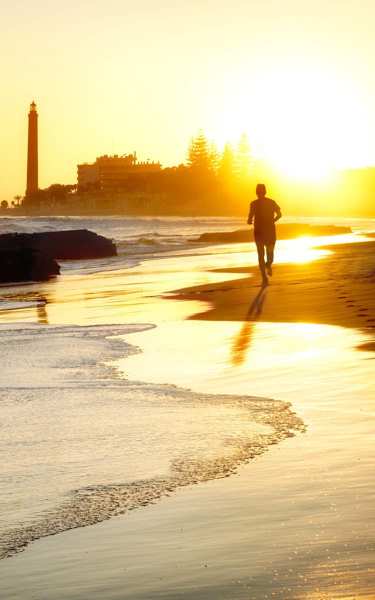 Schöner Blick auf den Leuchtturm Faro de Maspalomas auf Gran Canaria