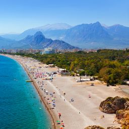 Billige Flüge nach Antalya vom Flughafen Köln buchen.