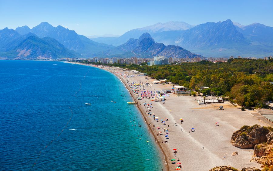 Billige Flüge nach Antalya vom Flughafen Köln buchen.