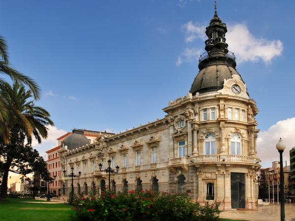 Blick auf den Rathauspalast in Cartagena, Region Murcia.