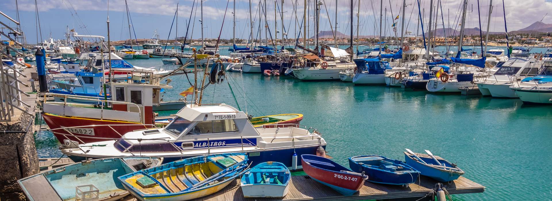 Corralejo - lebhafter Ferienort im Norden Fuerteventuras, bekannt für seine ausgedehnten weißen Sanddünen (Parque Natural de Corralejo), traumhafte Strände und ein großes Wassersportangebot