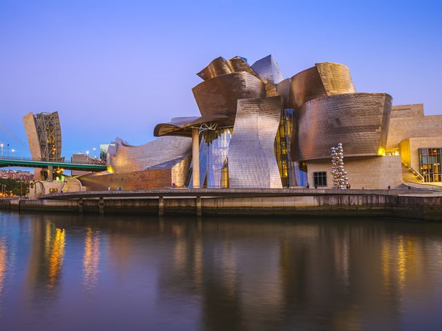 Fluege Bilbao - Das Guggenheim Museum in Bilbao