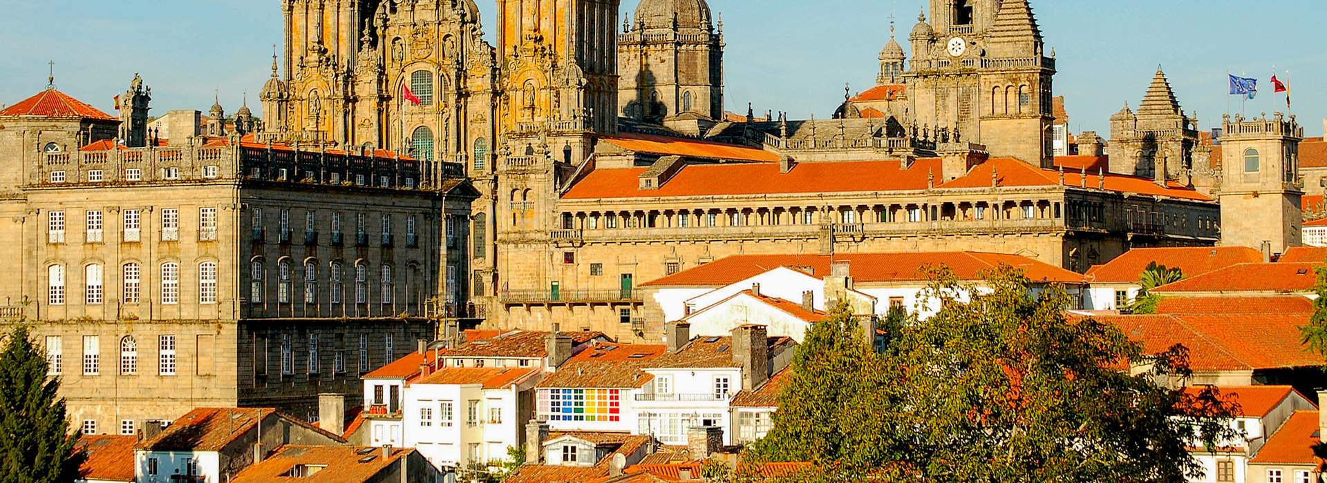 Blick auf die Kathedrale von Santiago de Compostela in Galicien.