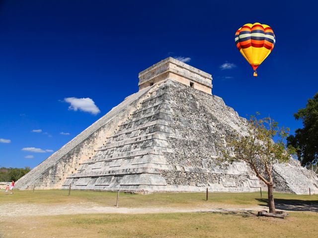Fluege Cancun - Blick auf den Tempel Chichen Itza