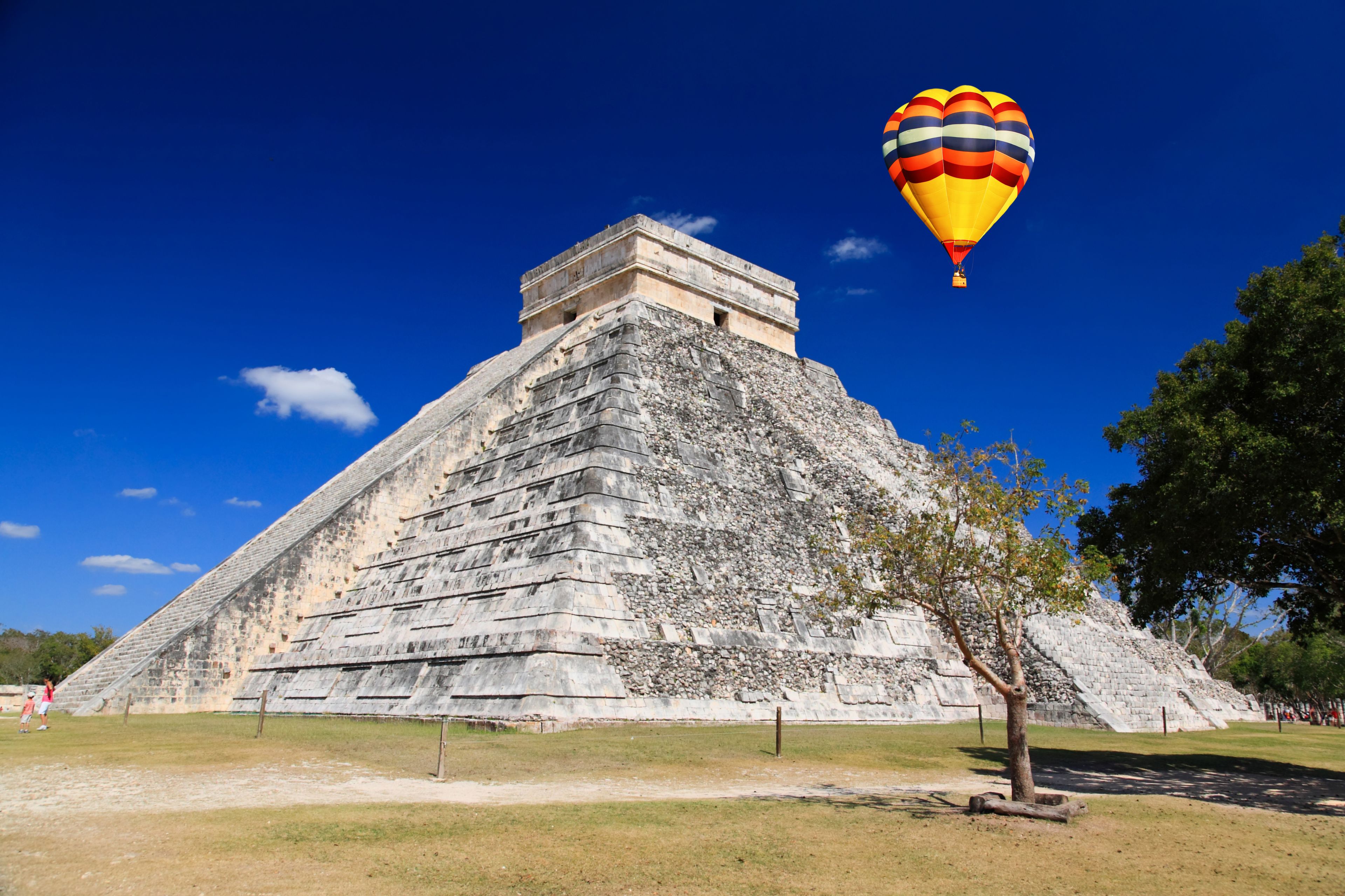 Fluege Cancun - Blick auf den Tempel Chichen Itza