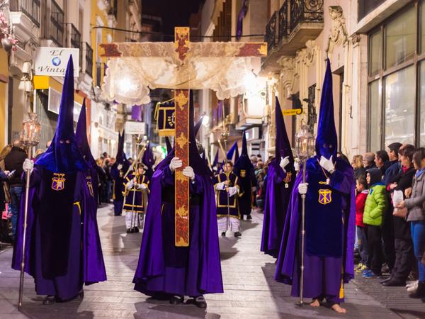 Semana Santa Valladolid - bedeutende religiöse Feier, die für ihre prächtigen Prozessionen mit kunstvollen Holzskulpturen bekannt ist