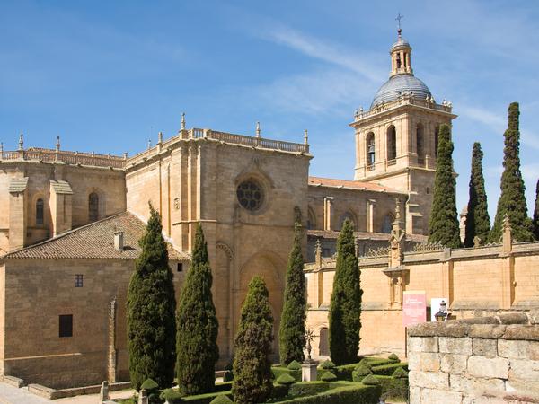 Ciudad Rodrigo - gotische Kirche, die im 12. Jahrhundert begonnen und im 14. Jahrhundert fertiggestellt wurde