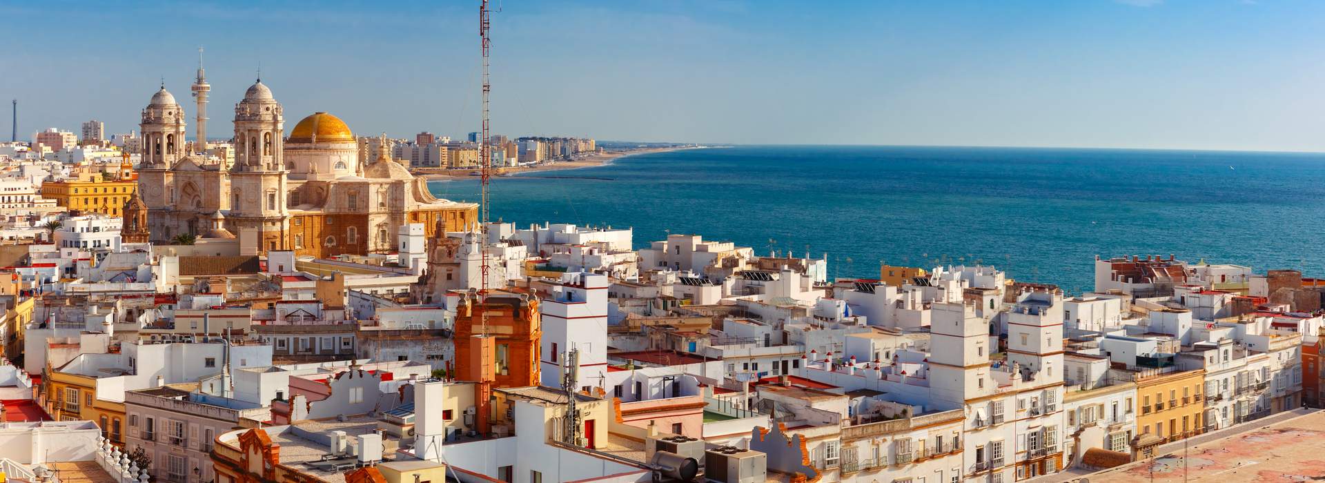 Cadiz - Blick auf die Stadt am Atlantik in Andalusien.