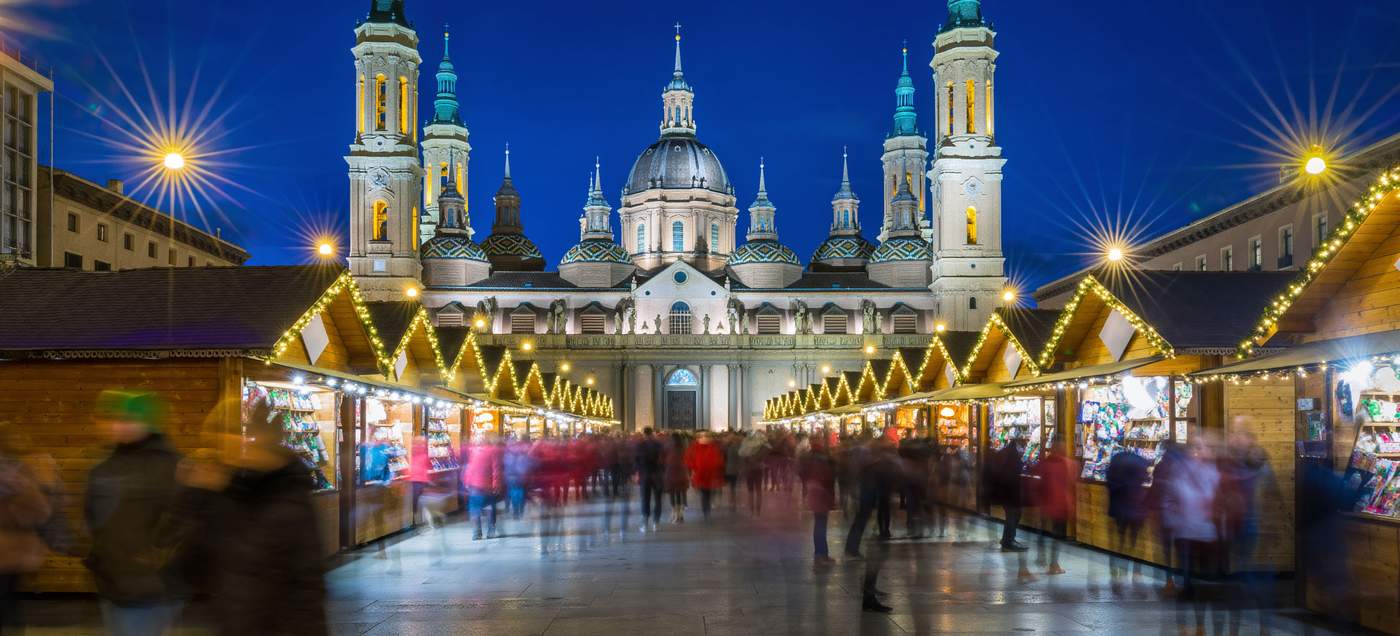 Stimmung auf dem Weihnachtsmarkt in Zaragoza